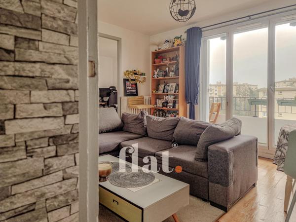 Appartement T2/T3 55 m2 / quartier Longchamp + PARKING + BALCON