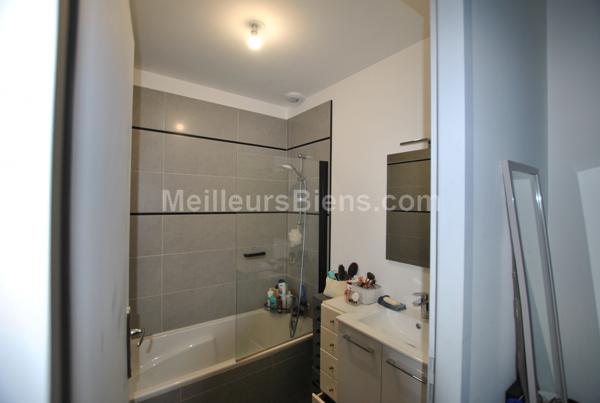 Maison 2 chambres. Budget 289 000 €.