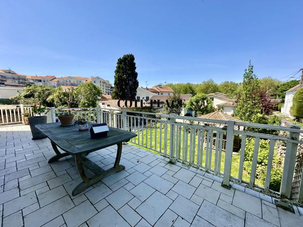Royan (17200) VILLA DE CHARME AVEC PISCINE AU PRIX DE 1 351 500 € HAI