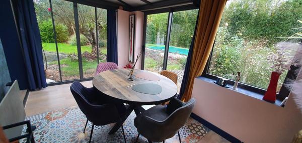 PROPRIÉTÉ  4 CHAMBRES - PISCINE ET JARDIN PAYSAGER