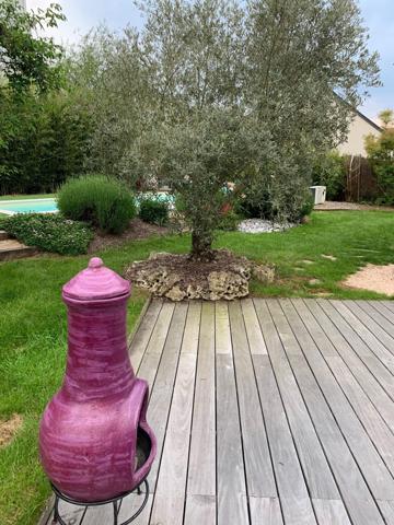 PROPRIÉTÉ  4 CHAMBRES - PISCINE ET JARDIN PAYSAGER