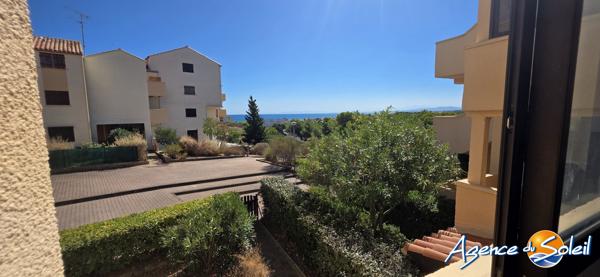 Appartement à Saint-Pierre-la-Mer APPARTEMENT T2 CABINE TRAVERSANT