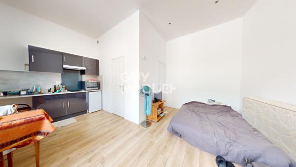 Maison Luynes 10 pièce(s) 232 m2