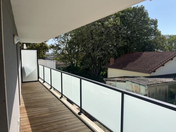 CASTANET-TOLOSAN : Grand T3 avec Terrasse et 2 parkings