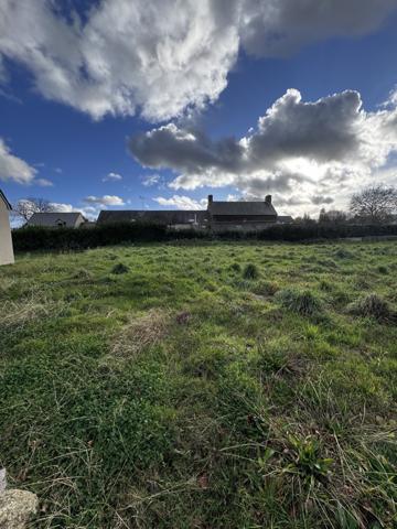 Terrain à Dol-de-Bretagne (35120)