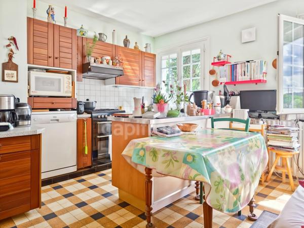Grande maison familiale avec fort potentiel à YVRE L'EVEQUE, à 5 minutes du Mans
