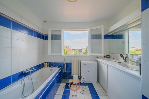 Maison 7 pièce(s) 4 chambre(s) 135 m²