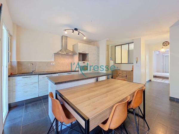 RARE ! Bel appartement 2 pièces en REZ DE JARDIN avec un parking !