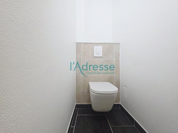 RARE ! Bel appartement 2 pièces en REZ DE JARDIN avec un parking !