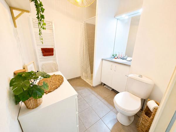 IDEAL INVESTISSEUR T2 avec terrasse, jardin et garage