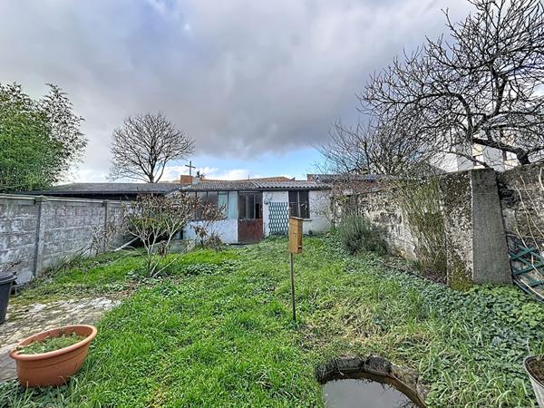 A vendre - Maison 3 chambres, 125 m², avec jardin et dépendance "Angers Eblé/ proche de la Gare TGV Saint-Laud"