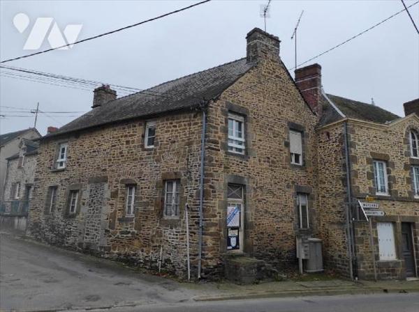 A vendre à LA HAIE TRAVERSAINE(53), une maison en pierres comprenant au rez-de-chaussée, une pi...