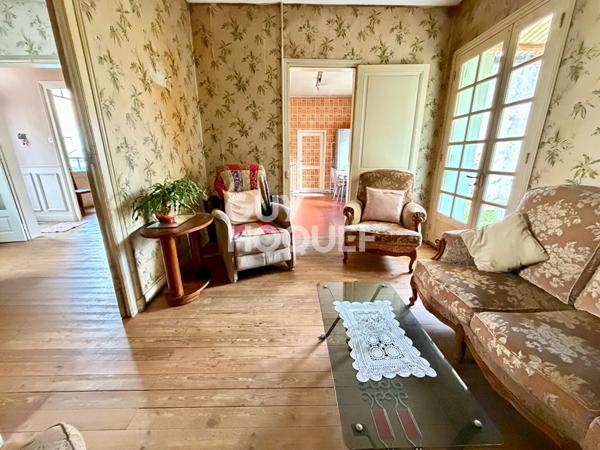 Échoppe pleine de charme à vendre - Quartier très recherché de Fétilly