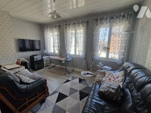 YERVILLE, maison d'~84m², 3 chambres, 2  Bâtiments sur ~ 700 m² de terrain.