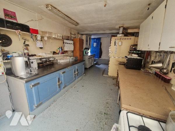 YERVILLE, maison d'~84m², 3 chambres, 2  Bâtiments sur ~ 700 m² de terrain.