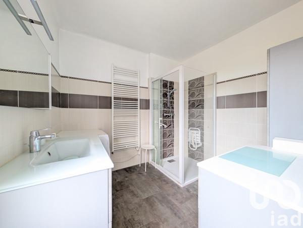 Maison 7 pièces de 150 m² à Nexon (87800)