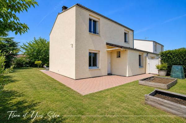 Maison
         4 pièces
        - 107 m² Exclusivité 329 900 € *