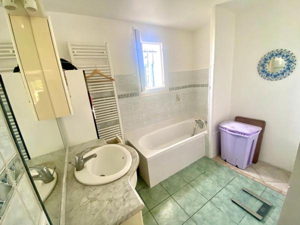 Maison dans un quartier résidentiel