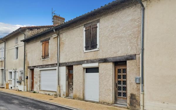 Immeuble à vendre    8 pièces •  Saint-Astier