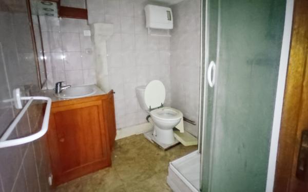 Immeuble à vendre    8 pièces •  Saint-Astier