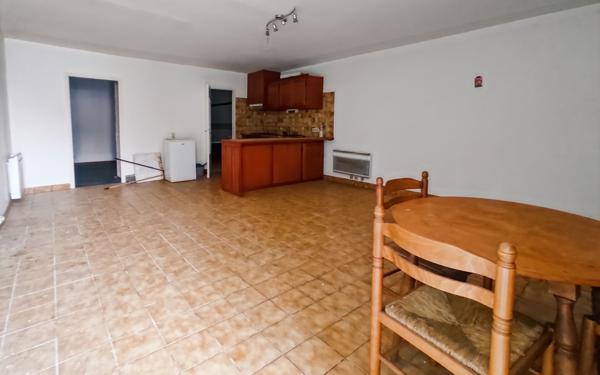 Immeuble à vendre    8 pièces •  Saint-Astier