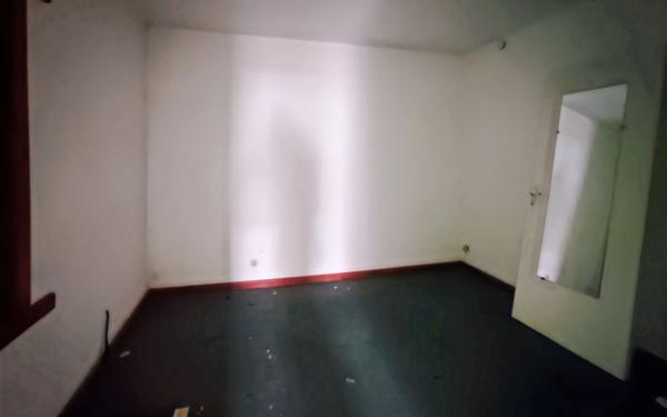 Immeuble à vendre    8 pièces •  Saint-Astier