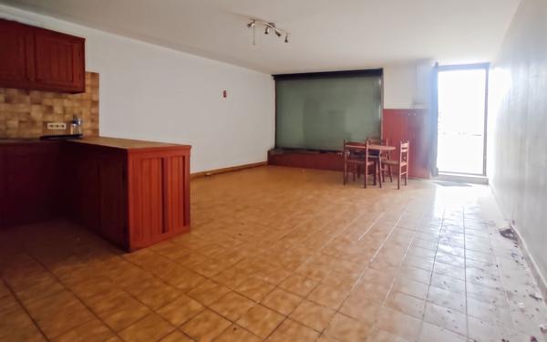 Immeuble à vendre    8 pièces •  Saint-Astier