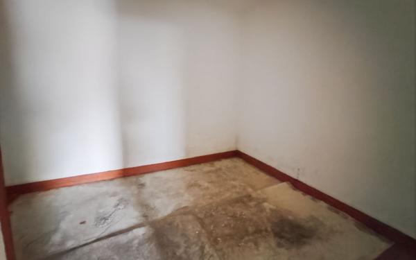 Immeuble à vendre    8 pièces •  Saint-Astier