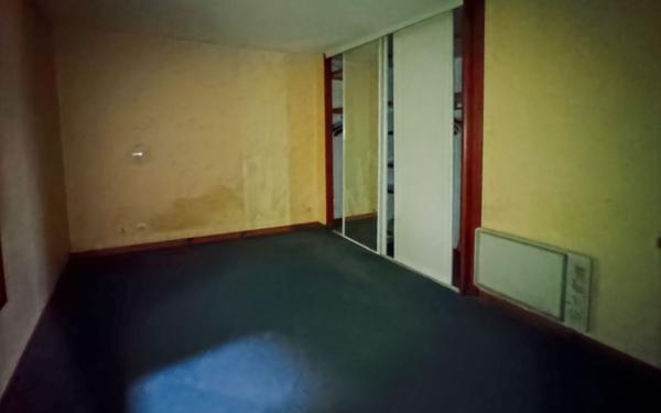 Immeuble à vendre    8 pièces •  Saint-Astier