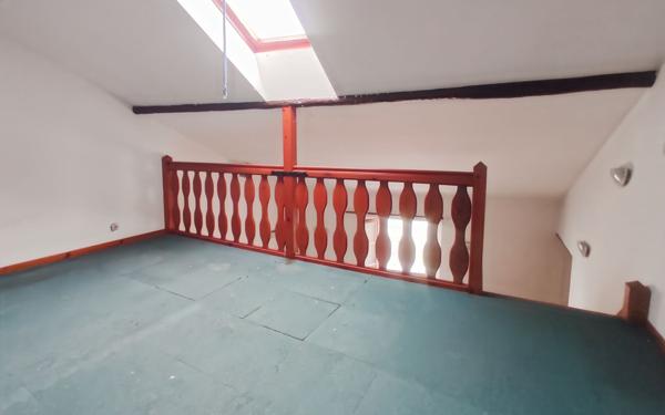 Immeuble à vendre    8 pièces •  Saint-Astier