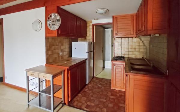 Immeuble à vendre    8 pièces •  Saint-Astier