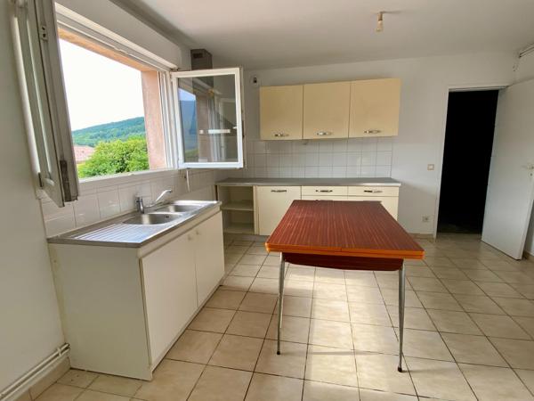 Maison 3 chambres, garage et jardin attenant