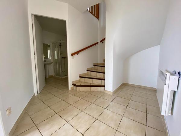Maison 3 chambres, garage et jardin attenant