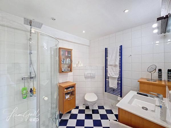 Élégante Maison de Village avec Terrasse Panoramique