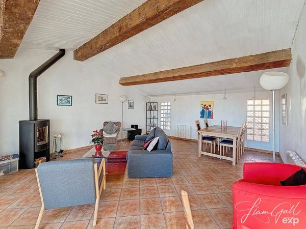 Élégante Maison de Village avec Terrasse Panoramique