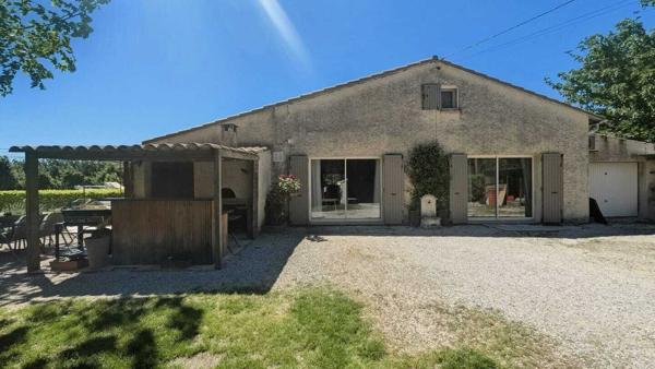 Villa avec garage piscine et grand terrain 210 000 € H.A.I.*