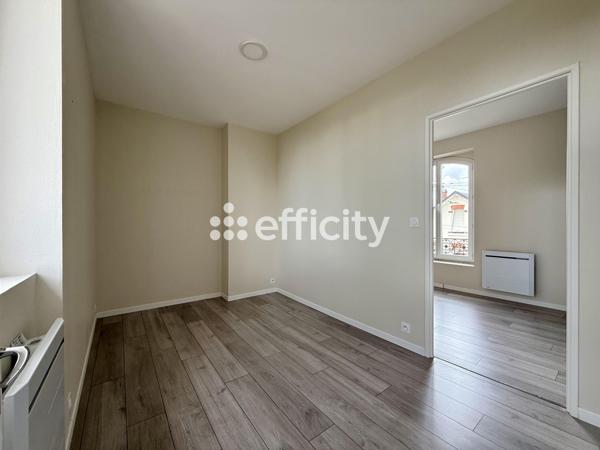 Maison
         3 pièces
        - 46 m² 176 800 € *
