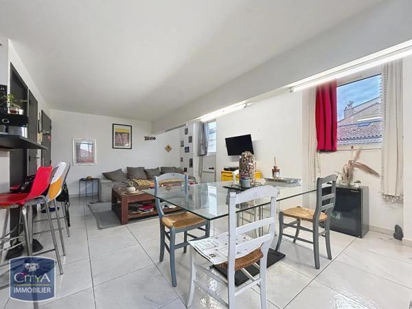 Appartement à louer 2 pièces 55.44m²