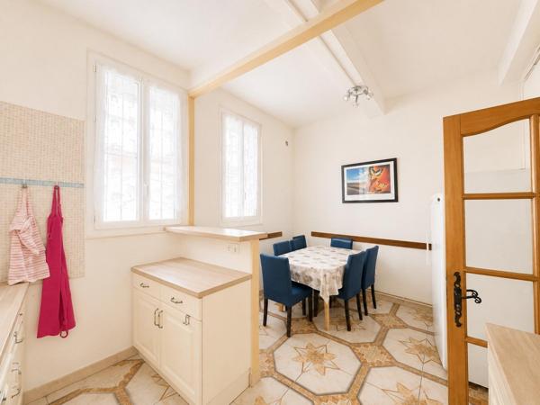 Maison de ville avec garage à deux pas des allées Paul Riquet à Béziers