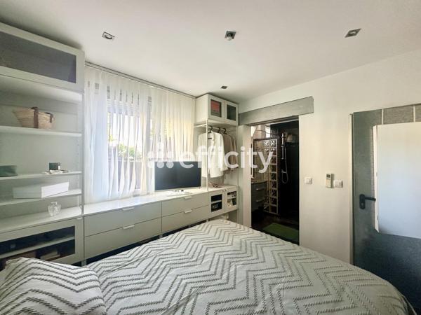 Maison
         4 pièces
        - 90 m² Exclusivité 330 000 € *