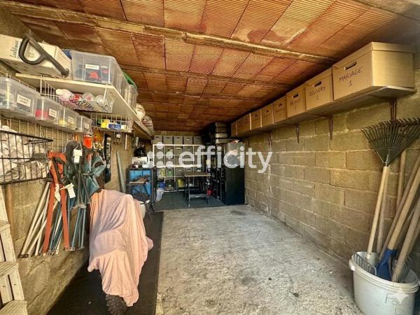Maison
         4 pièces
        - 90 m² Exclusivité 330 000 € *