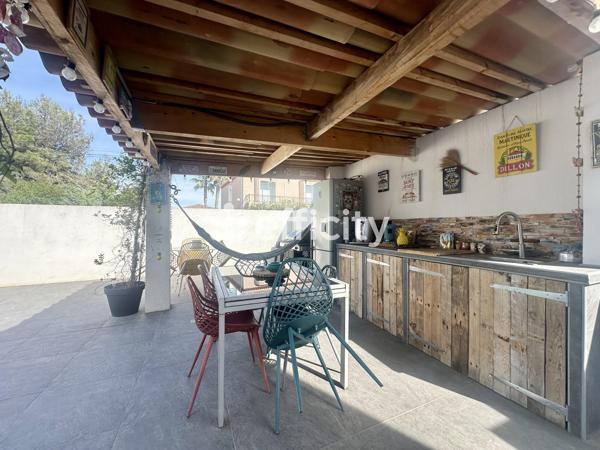 Maison
         4 pièces
        - 90 m² Exclusivité 330 000 € *