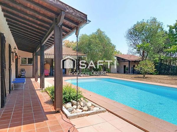 Grande maison familiale avec piscine et dépendance