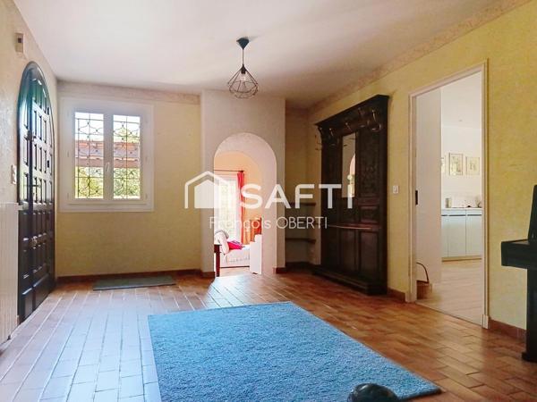 Grande maison familiale avec piscine et dépendance