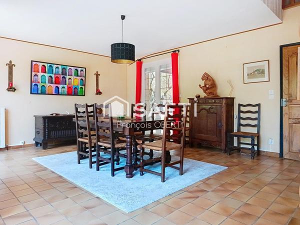 Grande maison familiale avec piscine et dépendance