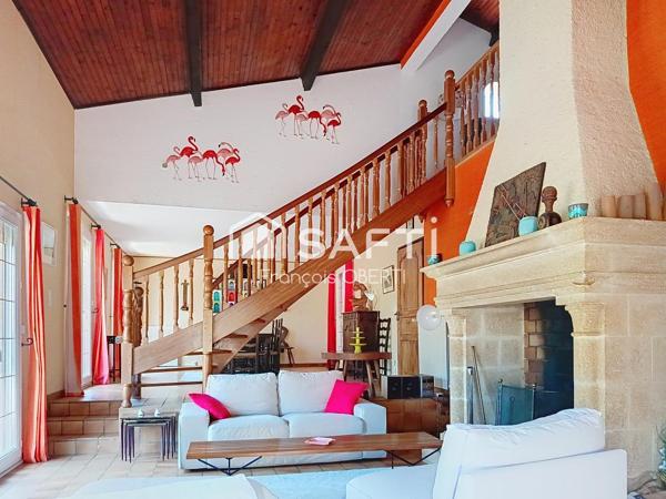Grande maison familiale avec piscine et dépendance