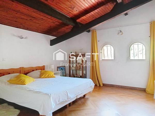 Grande maison familiale avec piscine et dépendance