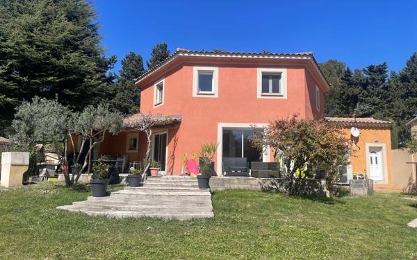 Maison à vendre    7 pièces •  Vedène