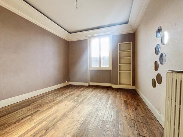Appartement à vendre    3 pièces •  Montluçon