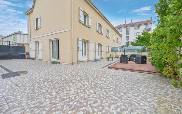 Maison à vendre    12 pièces •  Pantin